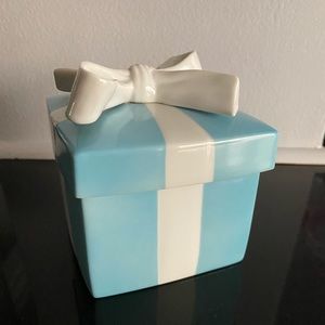 Tiffany & Co. Porcelain Bow Box